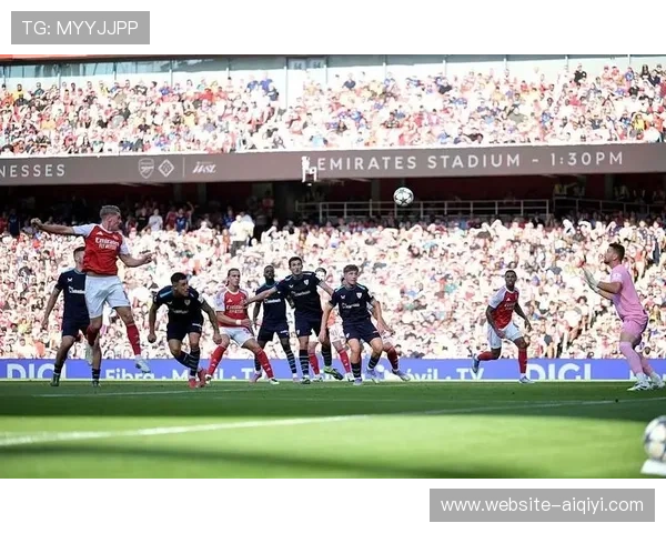 战术对位：阿森纳赖斯与祖比门迪封锁中路，破解曼联反击